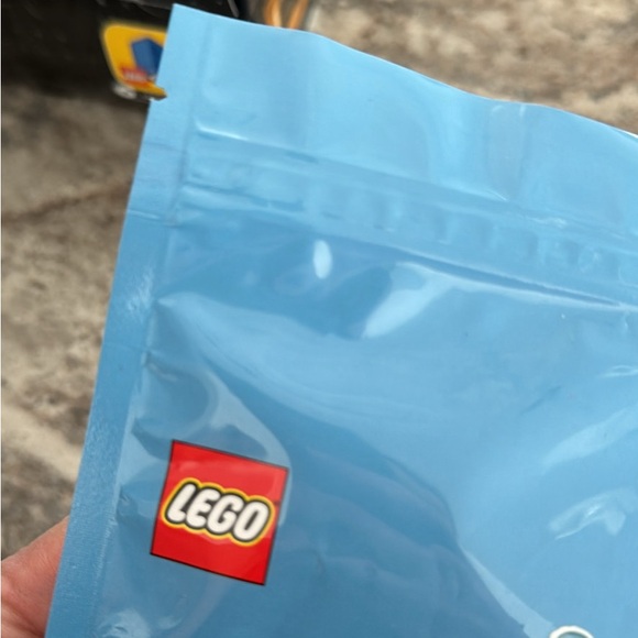 SOLD * NEW! LIMITED EDITION LEGO FAIRYTALE SET - Picture 3 of 3